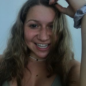 Meet your Posher, Corinne